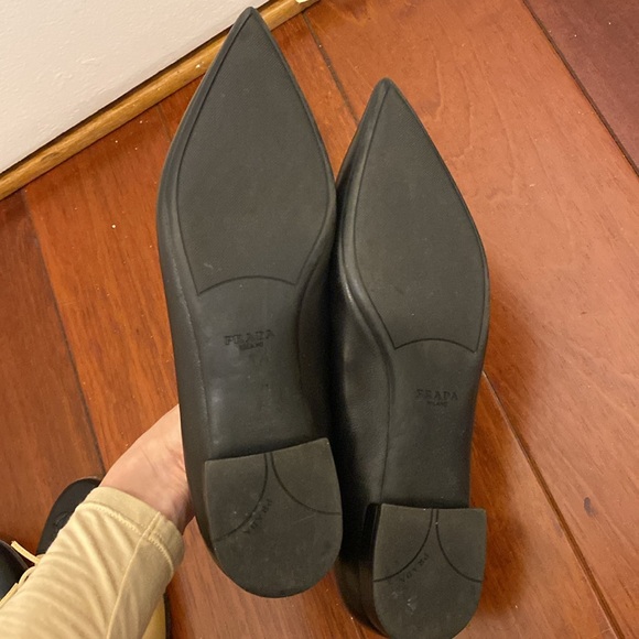 Like new Prada pointed toe flats - Picture 4 of 4
